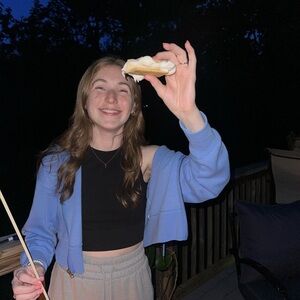 Meet your Posher, Stephanie